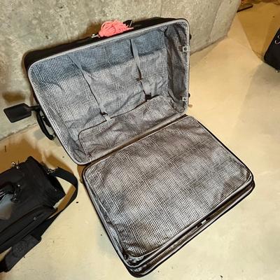 Rolling suit case