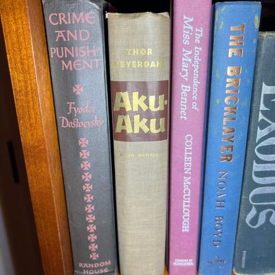 Large Assortment of Hardback Fiction (D-RG)