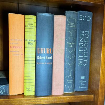 Large Assortment of Hardback Fiction (D-RG)