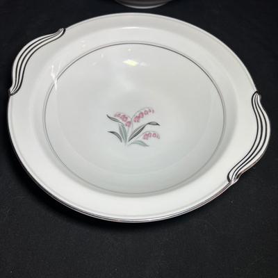 Noritake ‘Crest’ 5421 Fine China 11 Plus PPS (K-RG)