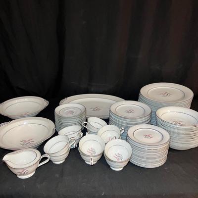 Noritake ‘Crest’ 5421 Fine China 11 Plus PPS (K-RG)