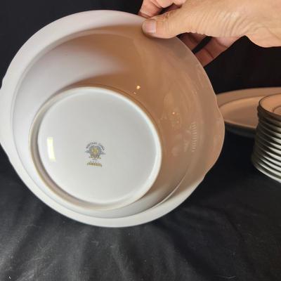 Noritake ‘Crest’ 5421 Fine China 11 Plus PPS (K-RG)