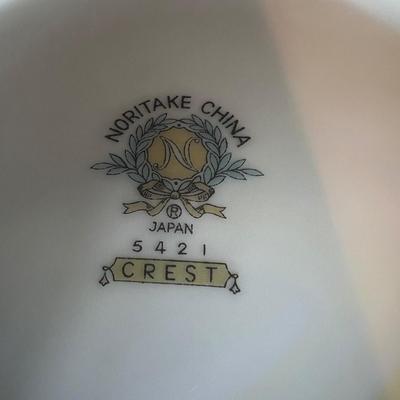 Noritake ‘Crest’ 5421 Fine China 11 Plus PPS (K-RG)