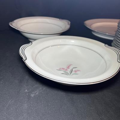 Noritake ‘Crest’ 5421 Fine China 11 Plus PPS (K-RG)