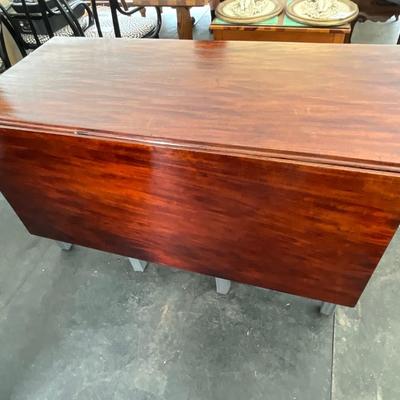 Lot# 045 Vintage Drop-Leaf Table