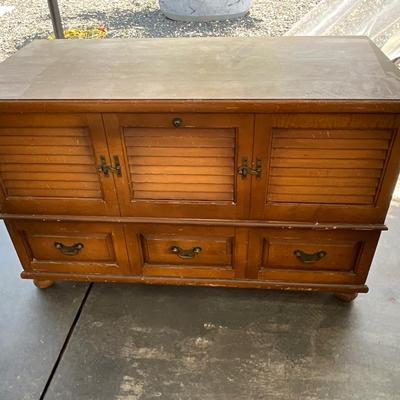 Lot# 032 Vintage Lane Hope Chest with Drawers