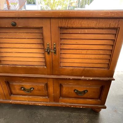 Lot# 032 Vintage Lane Hope Chest with Drawers