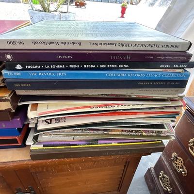 Lot# 050. Large Lot of Vintage Albums