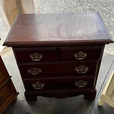 Lot# 051 Two Drawer End Table/ Nightstand