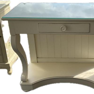 Lot# 053 White Glass Top Vanity / Desk