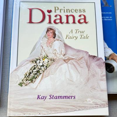 268 LOT 5 PRINCES DIANA BOOKS COLLECTOR PLATE