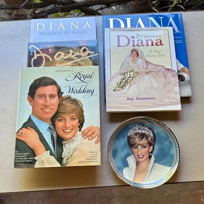 268 LOT 5 PRINCES DIANA BOOKS COLLECTOR PLATE