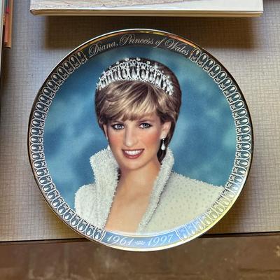 268 LOT 5 PRINCES DIANA BOOKS COLLECTOR PLATE