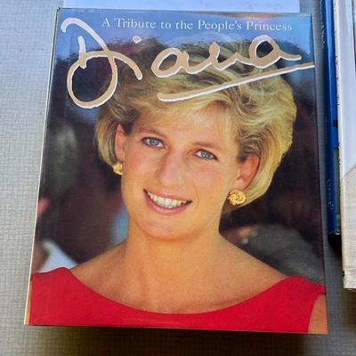268 LOT 5 PRINCES DIANA BOOKS COLLECTOR PLATE