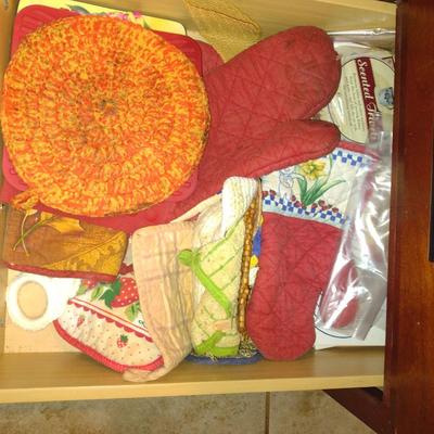 Collection of Kitchen Goods- Cookware, Bakeware, Dishes, Utensils, etc.