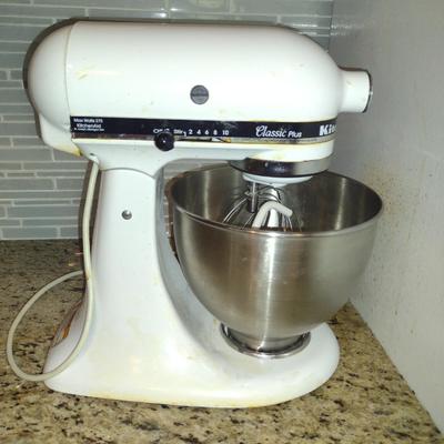 KitchenAid Classic Plus 275 Watt Mixer with Whisk, Dough Hook, and Paddle Attachments