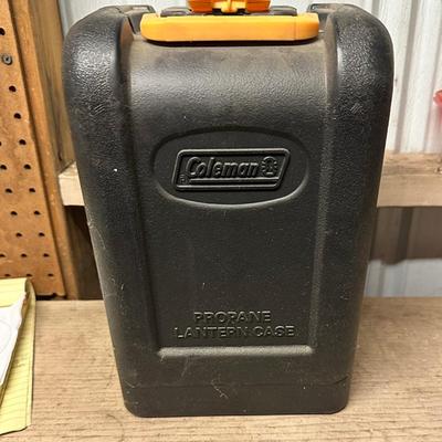 271 COLEMAN PROPANE LANTERN & PLASTIC CASE