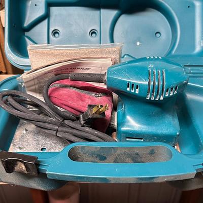 272 MAKITA ELECTRIC SANDER WITH CASE
