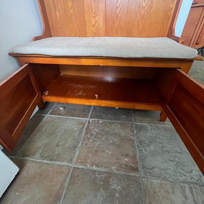 Entry Way Storage Bench