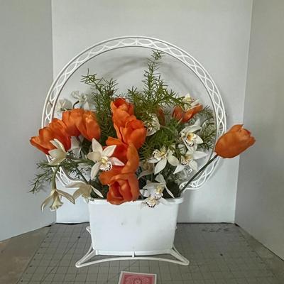 Lavender Wreath Farmhouse Wall Decor & Multicoloured Flower Bunches