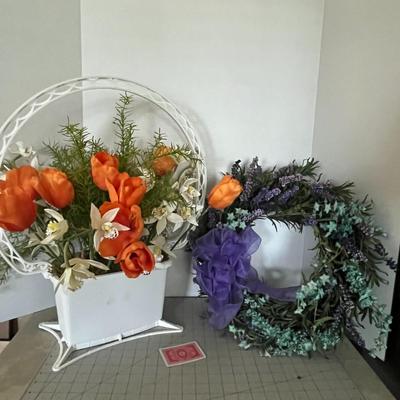 Lavender Wreath Farmhouse Wall Decor & Multicoloured Flower Bunches