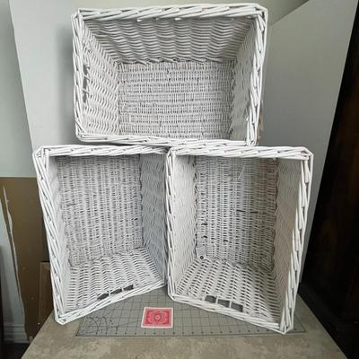 Set of 3 White Wicker Baskets