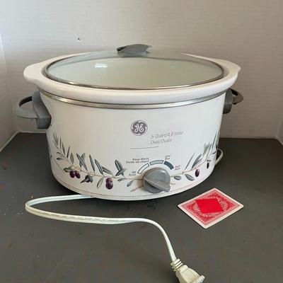 GE 5 Quart/4.8 Litres Oval Crock Pot & Insulated Carrier