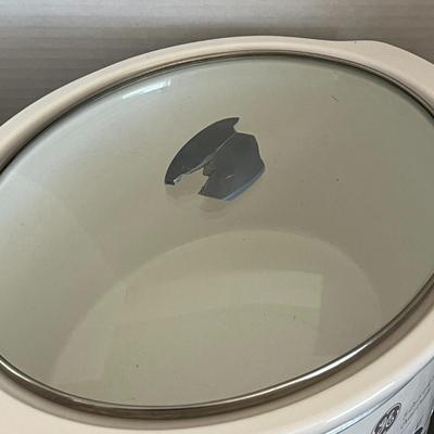 GE 5 Quart/4.8 Litres Oval Crock Pot & Insulated Carrier