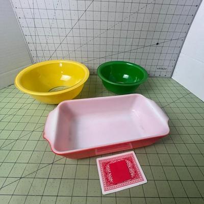 3 Various Sized Pyrex Trays