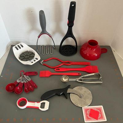 Pampered Chef Home Kitchen Cooking Tools