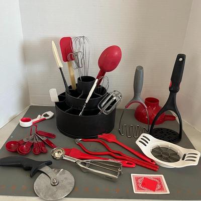 Pampered Chef Home Kitchen Cooking Tools