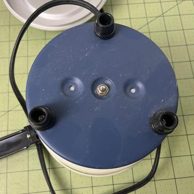 RoadPro RPSL-225 Cooker Hooks to Lighter Jack in Car!