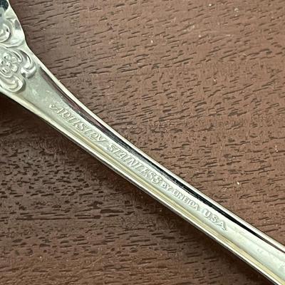 Artistry Stainless by Oneida USA Silverware in box