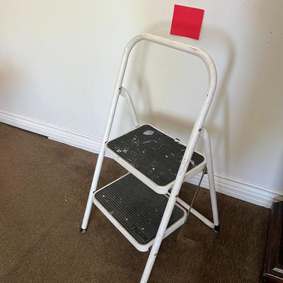 Tricam 2-Step Stool