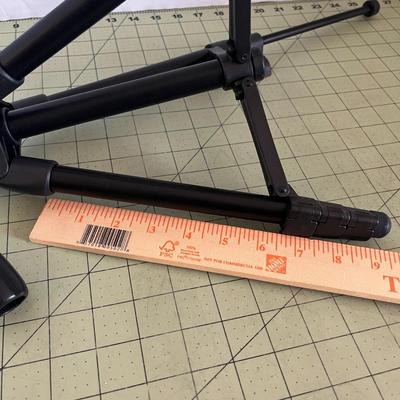 Sony VCT-R100 Lightweight Tripod with Bag