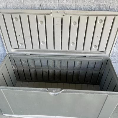 Rubbermaid Outdoor Storage Box