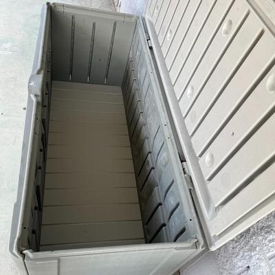 Rubbermaid Outdoor Storage Box