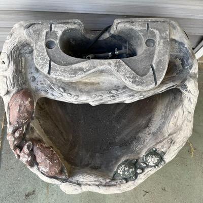 Concrete Fountain Base ( missing top)