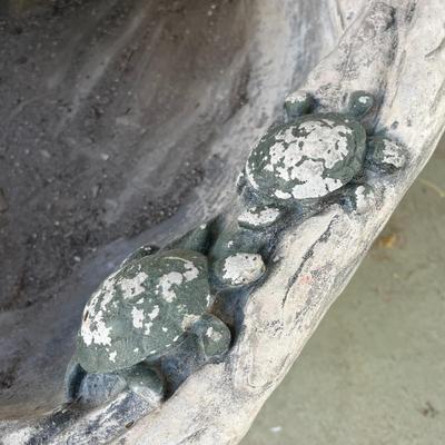 Concrete Fountain Base ( missing top)