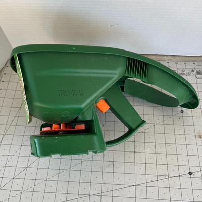 Scotts Turf Builder Hand Held Grass Seed Spreader with Garden Watering Can