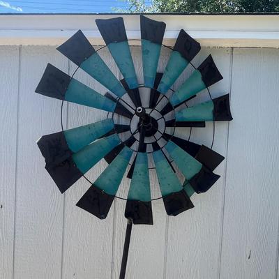 Outdoor Lawn And Garden Spinner Wind Decoration