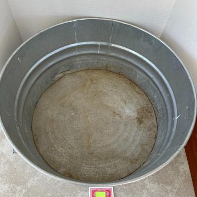 17 Gal Galvanized Tub With Handle