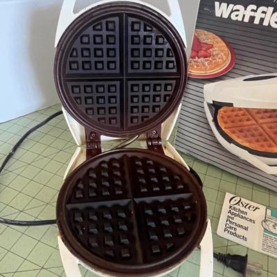 Oster Gold n Crispy Waffle Maker