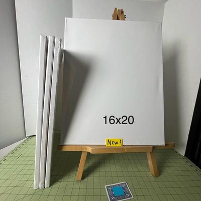 14 Canvas Boards & Easel