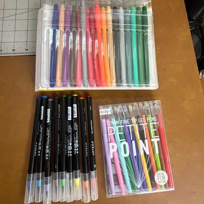 Artist Painting Set: Strathmore Watercolor Paper, Watercolour for the Absolute Beginner, 0.7mm Fine Tip Gel Pens, etc.