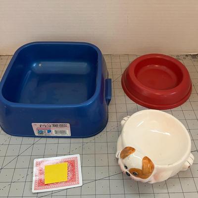 Pet Bowls and Set of Pet Leashes