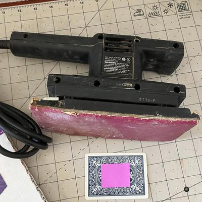 Black and Decker Buffer Sander With Sanding Sheets