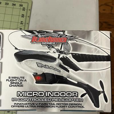 Blade Runner Series Nano Micro Indoor Ir Controlled HeliCopter (New!)
