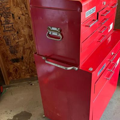 Tool cabinet on wheels
