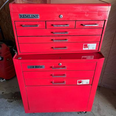 Tool cabinet on wheels